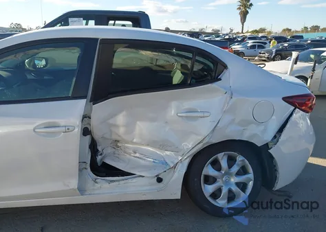 2018 Mazda Mazda3 Sport из США, поврежденный, VIN 3MZBN1U75JM176948